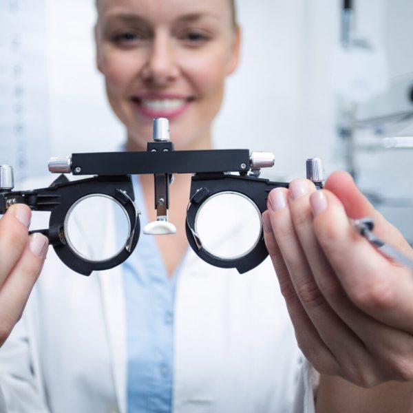 Oculista, ottico, optometrista e ortottista. Qual è la differenza?